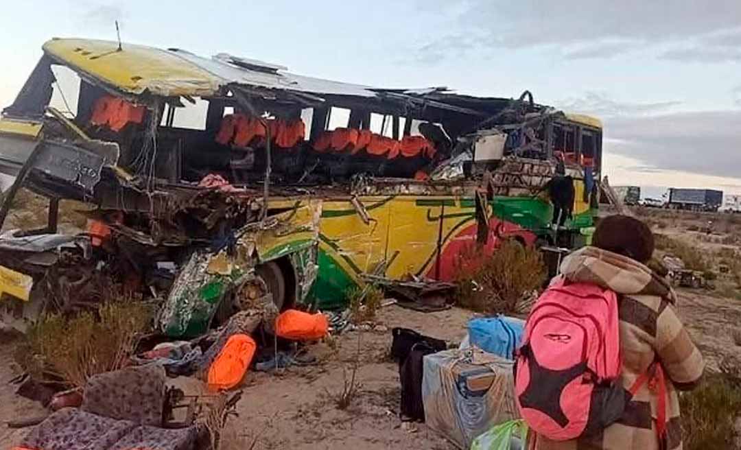 Batida entre dois ônibus deixa mais de 30 mortos na Bolívia