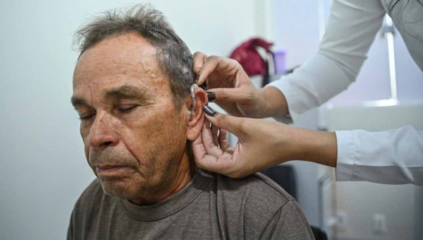 Programa do governo do Acre beneficia mais de duas mil pessoas por ano com aparelhos auditivos