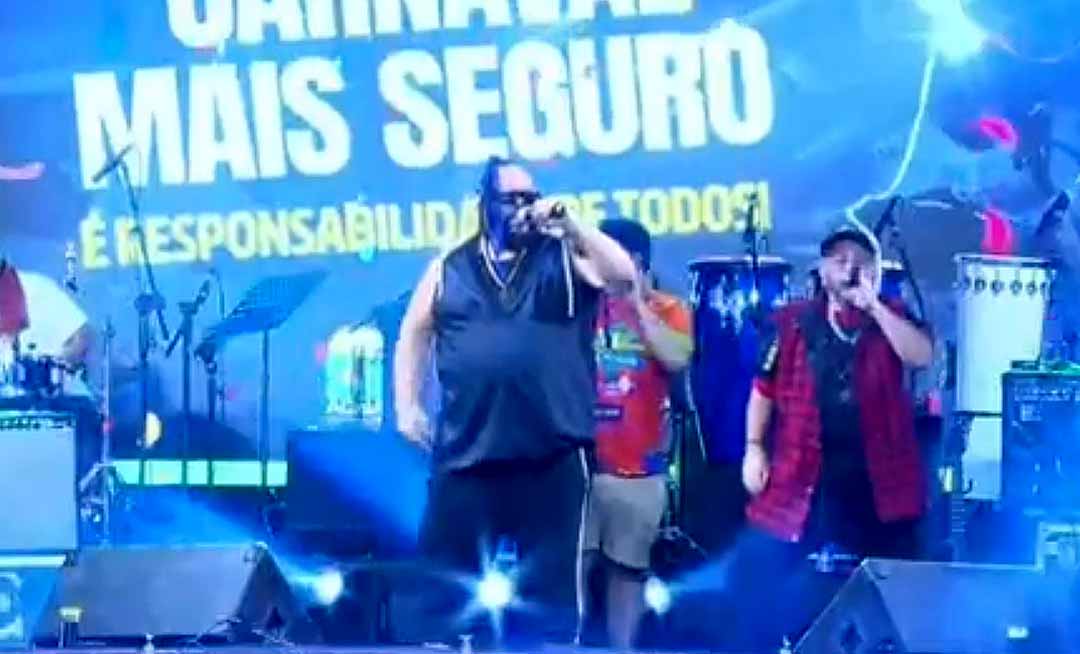 Cobras Dance se apresentam no palco do Carnaval da Família em Rio Branco na quarta noite de folia