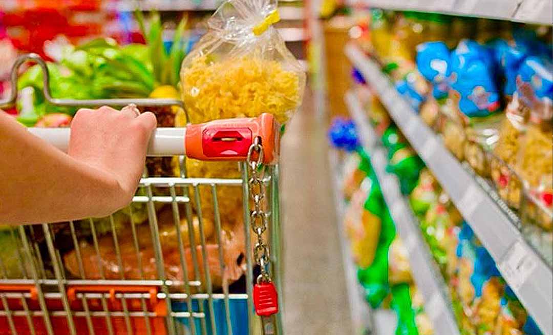 Custo da cesta básica no Acre sobe 9,79% em três meses, aponta Fecomércio; banana e café lideram o ranking