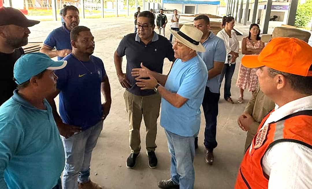 “Todas as nossas equipes estão a postos", diz Bocalom durante visita a estrutura de acolhimento no Parque de Exposições