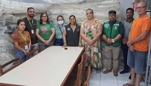 Vice-governadora Mailza organiza plantão social e entrega colchões e alimentos para indígenas desabrigados
