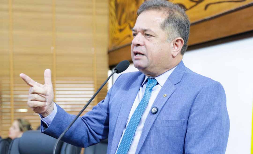 Deputado pedetista diz que se gastam milhões com a BR-364, porém em 30 dias de chuvas intensas estrada se dissolveu
