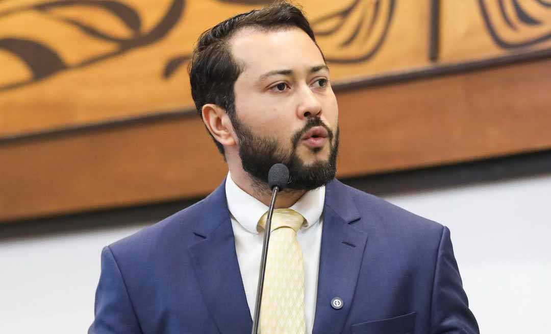 Jarude diz que proibição da entrada dele em escola pública é uma afronta à Aleac