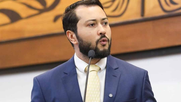 Jarude diz que proibição da entrada dele em escola pública é uma afronta à Aleac