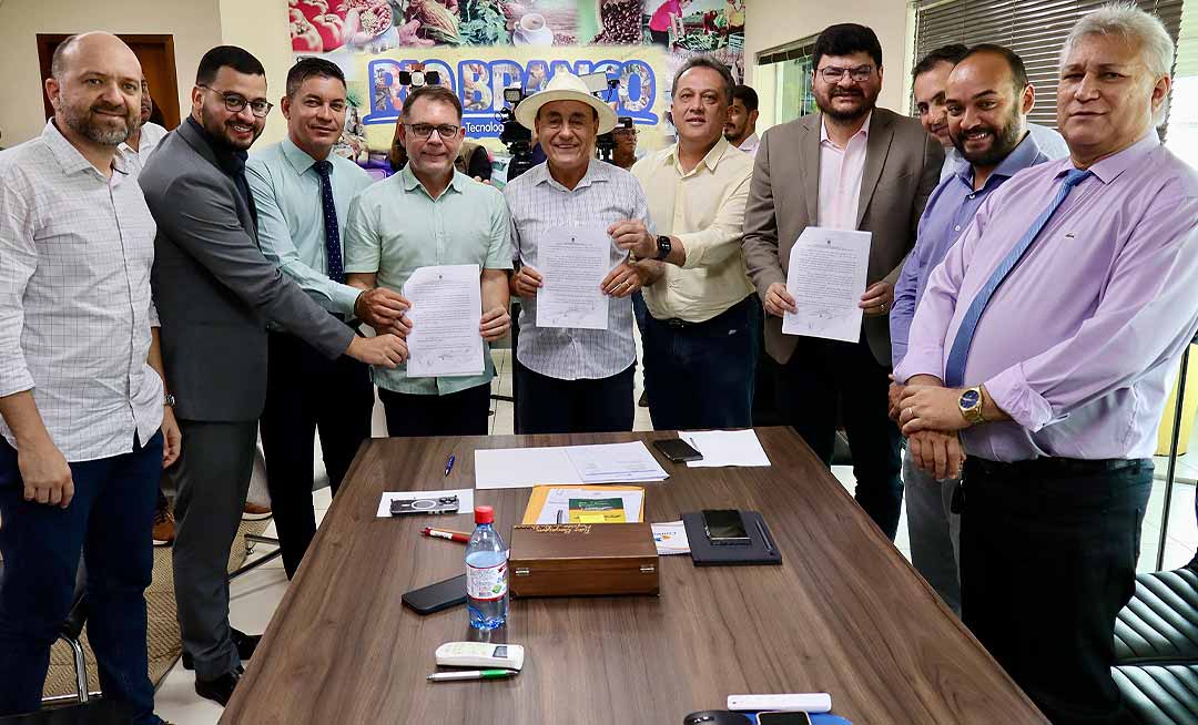 Prefeito Bocalom assina decreto nomeando 508 aprovados em concursos da Saúde e Educação