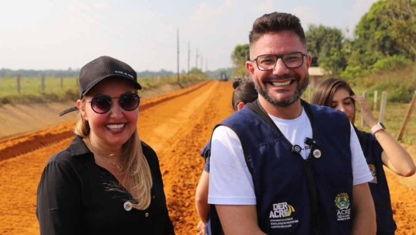 Gladson determina a Sula Ximenes intensificar ações do Deracre no Juruá em 2025; em 2024, mais de mil km de ramais foram recuperados