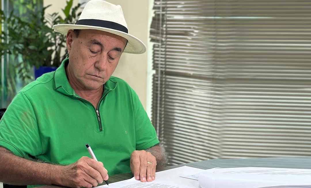 Após rio Acre atingir mais de 15, 30 metros e atingir nove bairros, Bocalom decreta situação de emergência