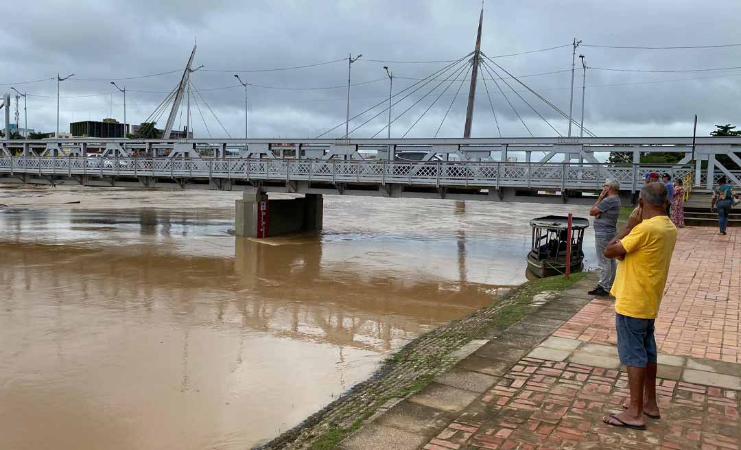 Rio Acre ultrapassa 15 metros na Capital; quatro famílias já estão abrigadas no Parque de Exposição