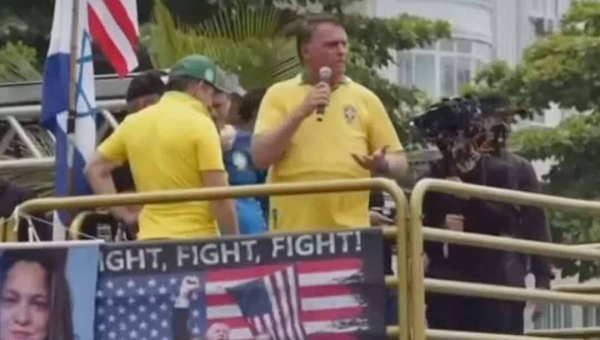Bolsonaro questiona acusações e defende anistia em ato no Rio de Janeiro: “Que golpe é esse que eu tenho que provar que não dei?"