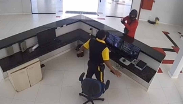 Na Capital, criminoso invade sede do Ifac em Rio Branco rende vigilante e foge com arma do profissional