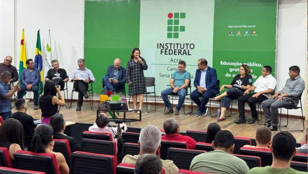 Gestores de Santa Rosa, Manoel Urbano e Sena Madureira são capacitados por técnicos do Tribunal de Contas