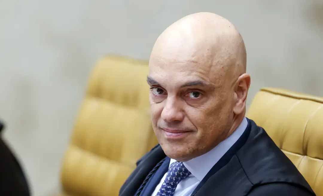 Moraes vota para condenar mulher que pichou "Perdeu, mané" no STF