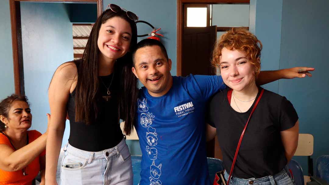 Acadêmicos de Psicologia da UNAMA realizam atividades com alunos da APAE em alusão ao Dia Internacional da Síndrome de Down