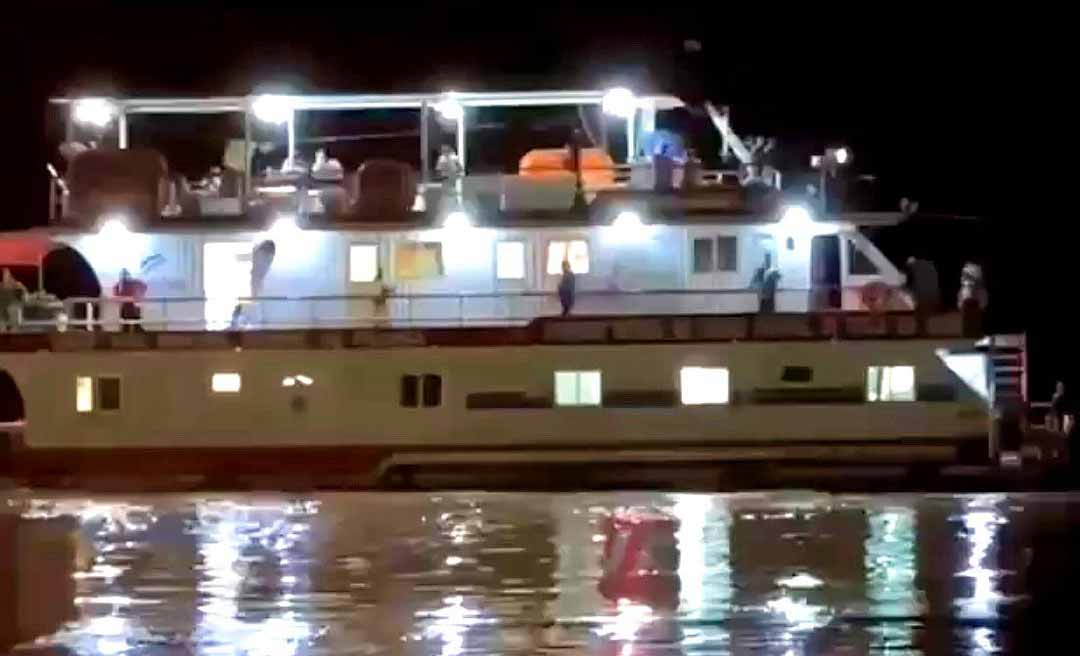 Unidade Básica de Saúde Fluvial de Boca do Acre leva atendimento médico a famílias isoladas pela cheia