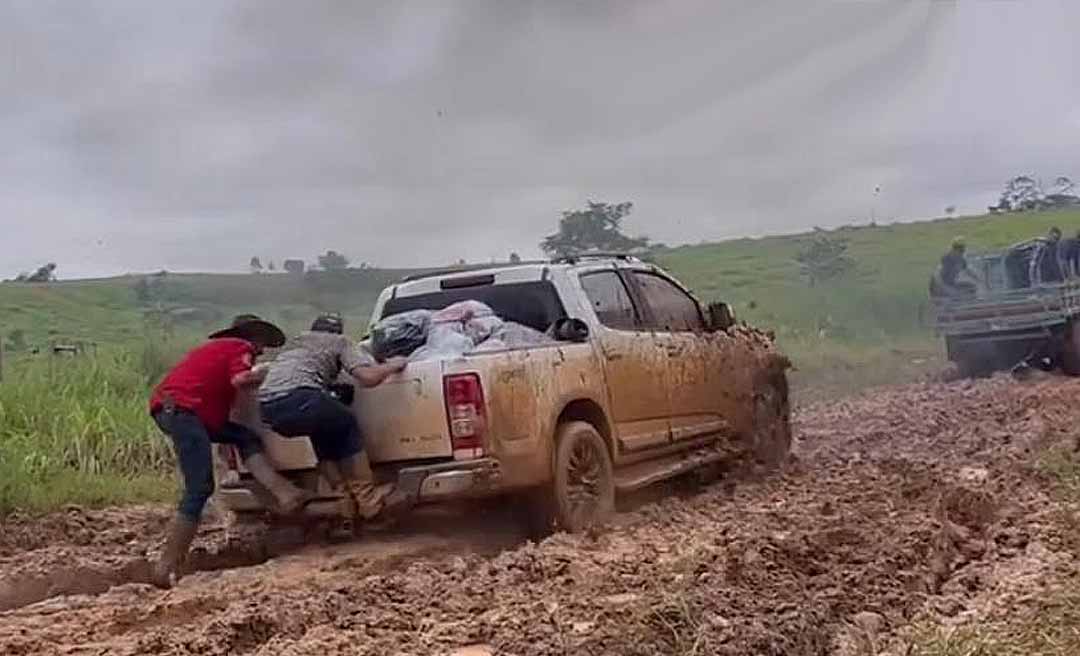 Ex-rainha do Rodeio da Expoacre expõe dificuldades de trafegar nos ramais da Capital durante o inverno amazônico