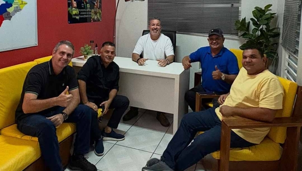 Após se encontrar com Gladson na Fundação, Marcus Alexandre se reúne com vereadores e deputado emedebistas e aliança com o PP parece próxima