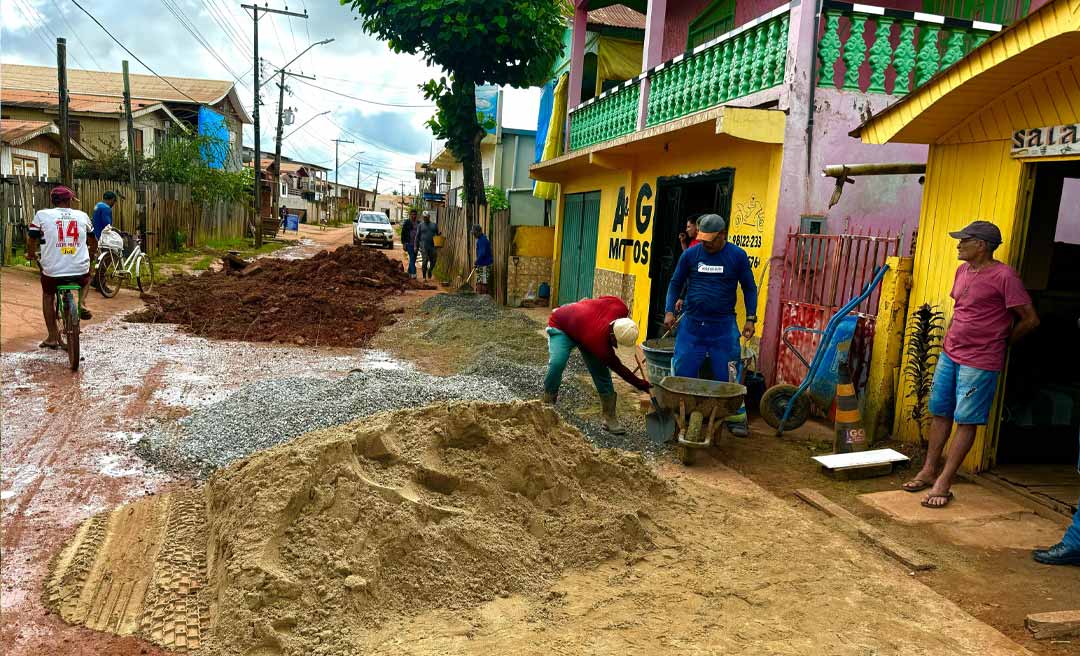 Prefeitura de Boca do Acre realiza reparos paliativos em ruas da cidade devido ao inverno amazônico