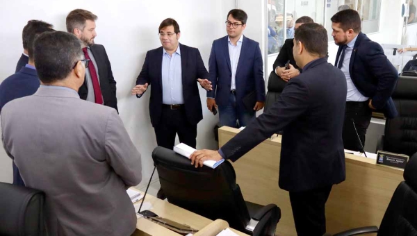 Secretário da Repac, Fábio Rueda, visita Câmara de Rio Branco para estreitar relações com vereadores