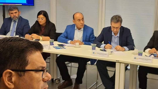 Bocalom discute reforma tributária, impostos e novas exigências para municípios em reunião da CNM