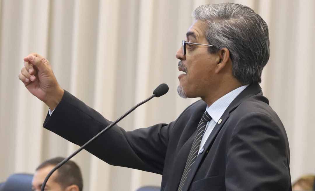 Edvaldo Magalhães destaca reunião entre secretário de Educação e deputados; secretário assegurou a compra imediata do maracujá