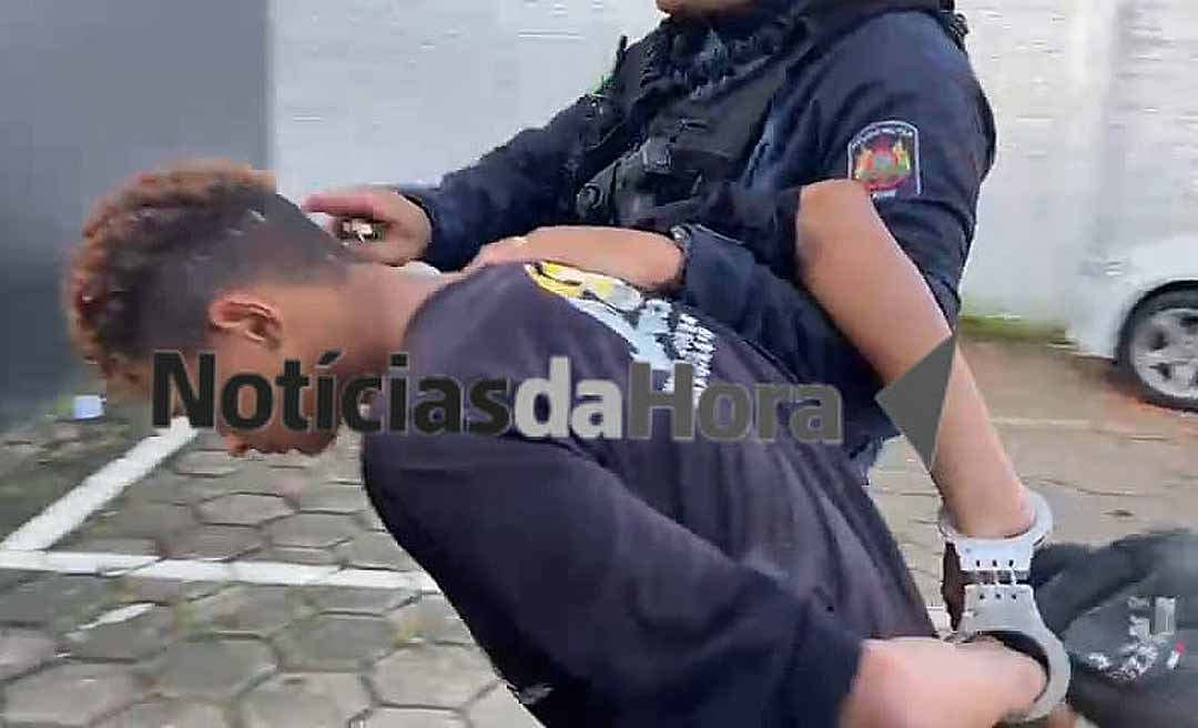 Motoboy é alvejado por membros de facção criminosa em Rio Branco; trabalhador é confundido como bandido rival