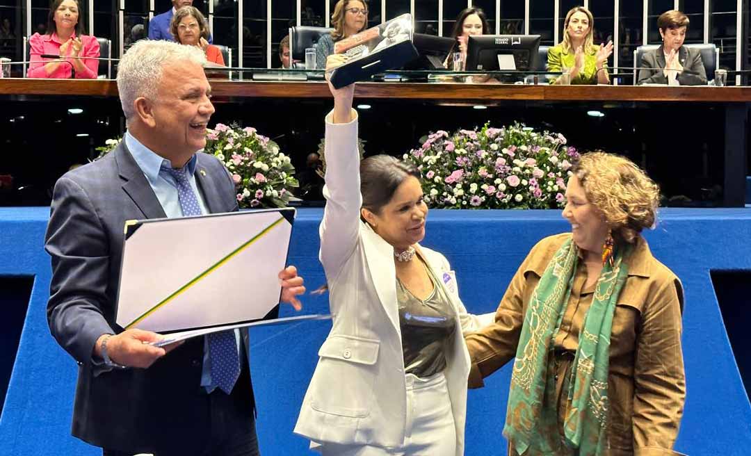 Petecão homenageia procuradora Patrícia Rêgo com o Diploma Bertha Lutz