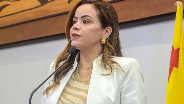 Governo sanciona Lei de autoria de Michelle Melo que amplia atendimento de saúde mental para conselheiros tutelares