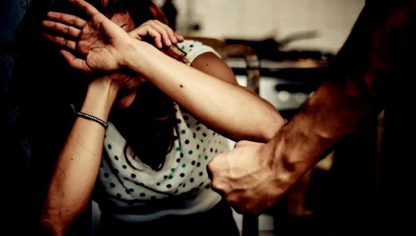 Condenados por violência doméstica e crimes sexuais não poderão mais ser nomeados no Acre, diz lei sancionada por Gladson