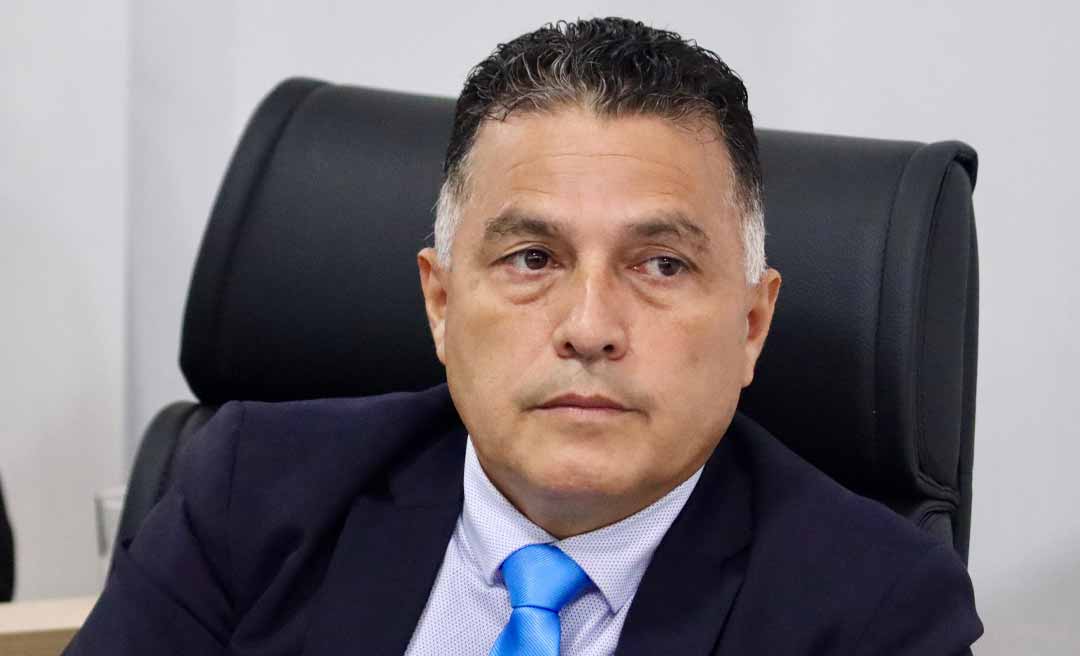 Eber Machado lança votação para escolher entidade que receberá metade do seu salário de março