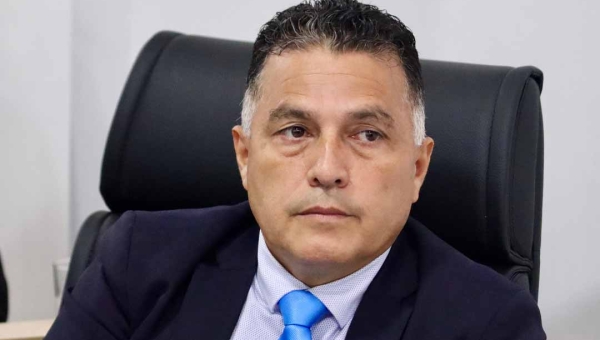 Eber Machado lança votação para escolher entidade que receberá metade do seu salário de março