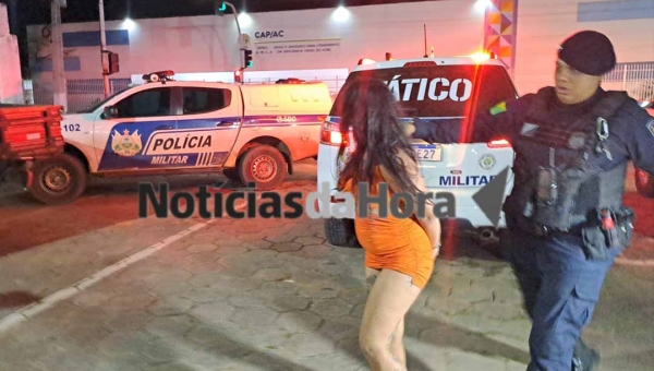 Mulher é presa em flagrante no bairro Montanhês após esfaquear irmã por ciúmes do marido