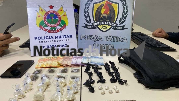 Força Tática da PM prende jovem com bolsa ‘recheada’ de drogas em Rio Branco