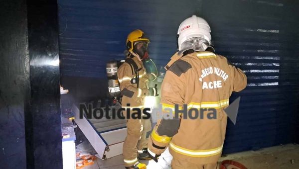 Corpo de Bombeiros age rápido e evita destruição de duas lojas por incêndio na Capital