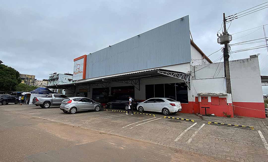 Comerciantes e moradores do Manoel Julião denunciam consumo de drogas, violência e acúmulo de lixo próximo a supermercado abandonado