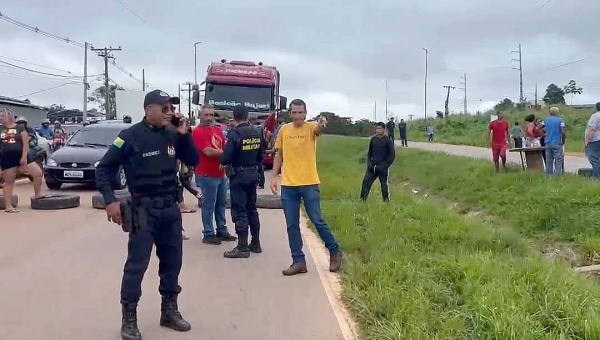 Prefeitura de Rio Branco diz que atenderá reivindicações de moradores da comunidade Vila Maria