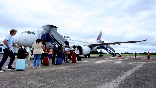 LATAM inaugura rota Rio Branco-Guarulhos com 90% de ocupação e tripulantes do Acre no primeiro voo 