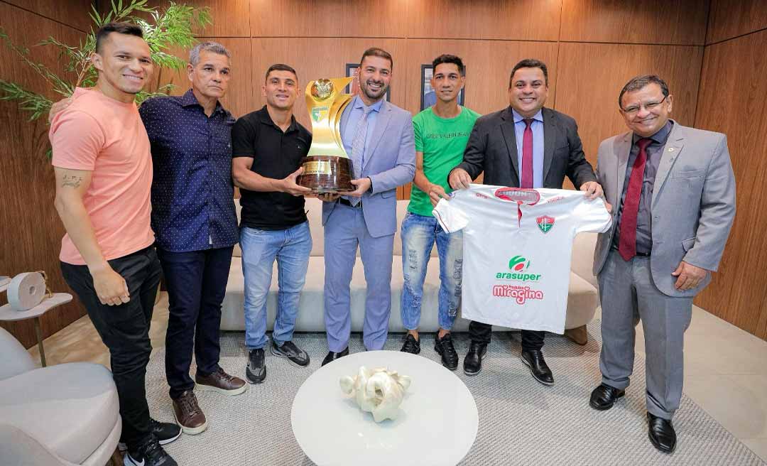 Independência Futebol Clube vai à Assembleia agradecer apoio ao esporte