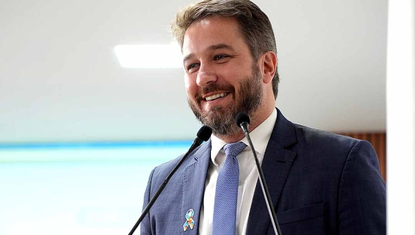 Felipe Tchê apresenta projeto que institui Programa Municipal de Atenção e Orientação às Mães Atípicas