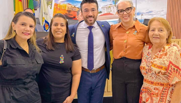 Vereador Zé Lopes cobra políticas públicas para autistas; ativistas e Mães atípicas exigem ações concretas