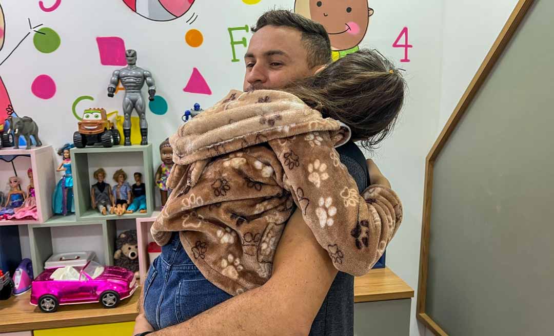 Pai reencontra filha após dois anos com apoio da Defensoria Pública do Acre