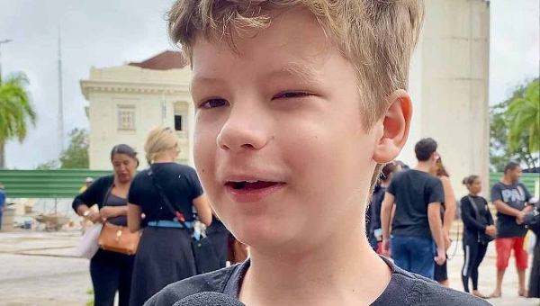 “A gente nunca é reconhecido!”, desabafa criança autista durante manifestação em Rio Branco