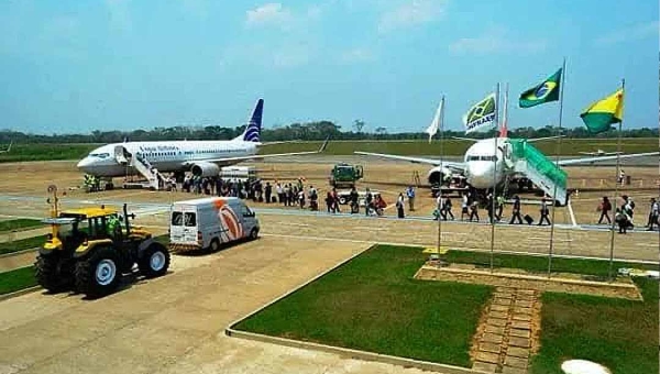  Tarifas cada vez mais elevadas: Preço das passagens aéreas sobe até 328% na região Norte, revela CNC