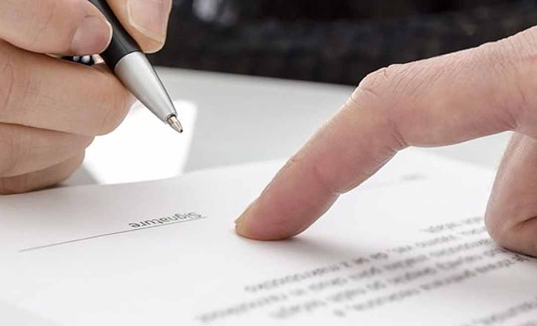 Nomeação da esposa de secretário com salário de quase R$ 20 mil suscita debate sobre nepotismo cruzado