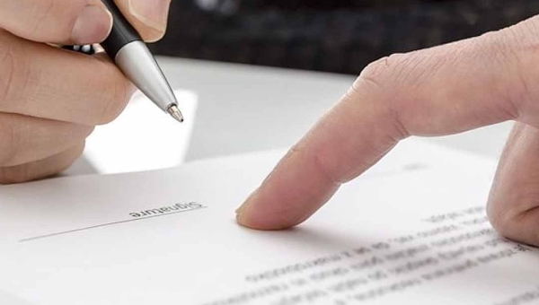 Nomeação da esposa de secretário com salário de quase R$ 20 mil suscita debate sobre nepotismo cruzado