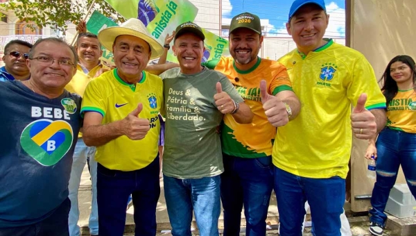 Com participação de Bocalom e Márcio Bittar, Direita realiza manifestação em Rio Branco pedindo anistia para Bolsonaro e presos do 8 de janeiro