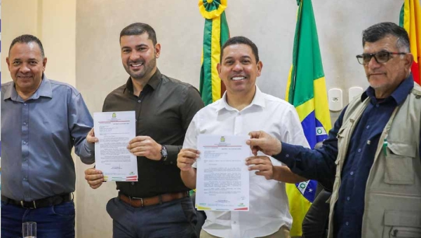 Prefeito Jerry Correia recebe presidente da Aleac e líder do governo para tratar do desenvolvimento de Assis Brasil