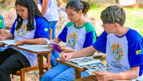 Educação lidera aprovação entre áreas do governo do Acre, aponta pesquisa Data Control