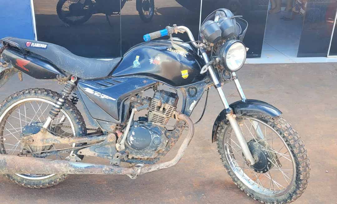 Polícia Militar recupera motocicleta roubada e detém jovem em Boca do Acre