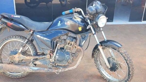 Polícia Militar recupera motocicleta roubada e detém jovem em Boca do Acre
